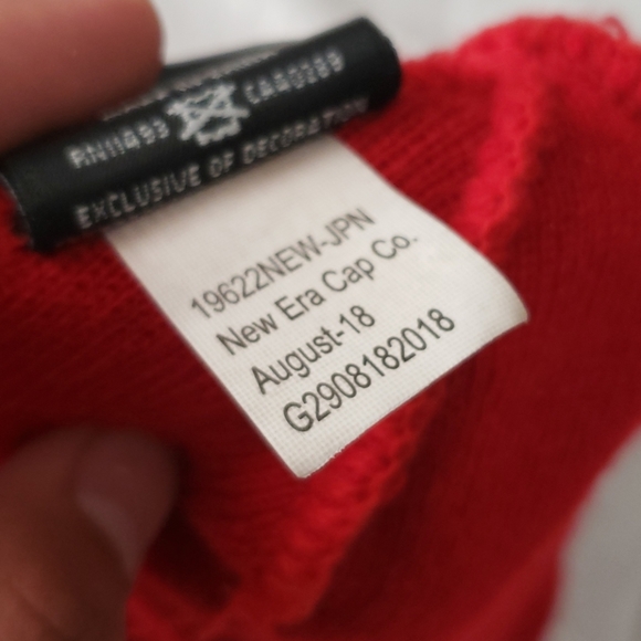 Red Supreme Beanie - Picture 6 of 6